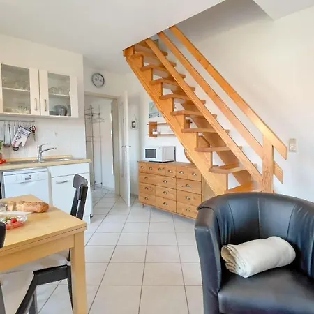 Strandnahe-ferienwohnung-mit-zwei-sep-schlafzimmern דירה קושהאבן